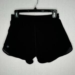 Lululemon Hotty Hot Low-Rise Lined Short 4" Black NWT Size 8